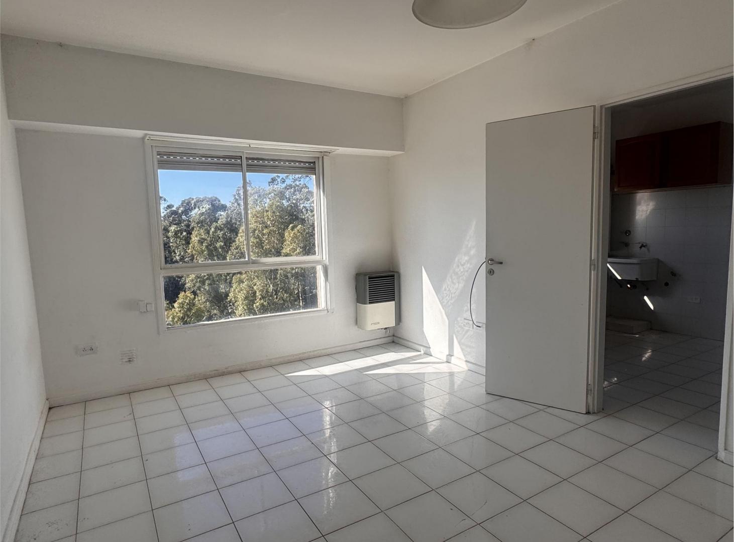 Foto de En alquiler Departamento 3 ambientes con estacionamiento Tandil, imagen 3