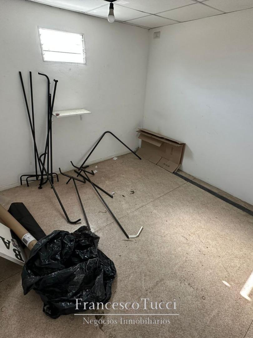 Foto de Local en Venta en Moreno, imagen 3