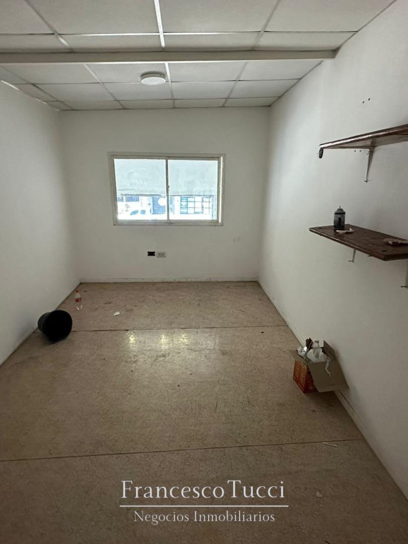 Foto de Local en Venta en Moreno, imagen 4