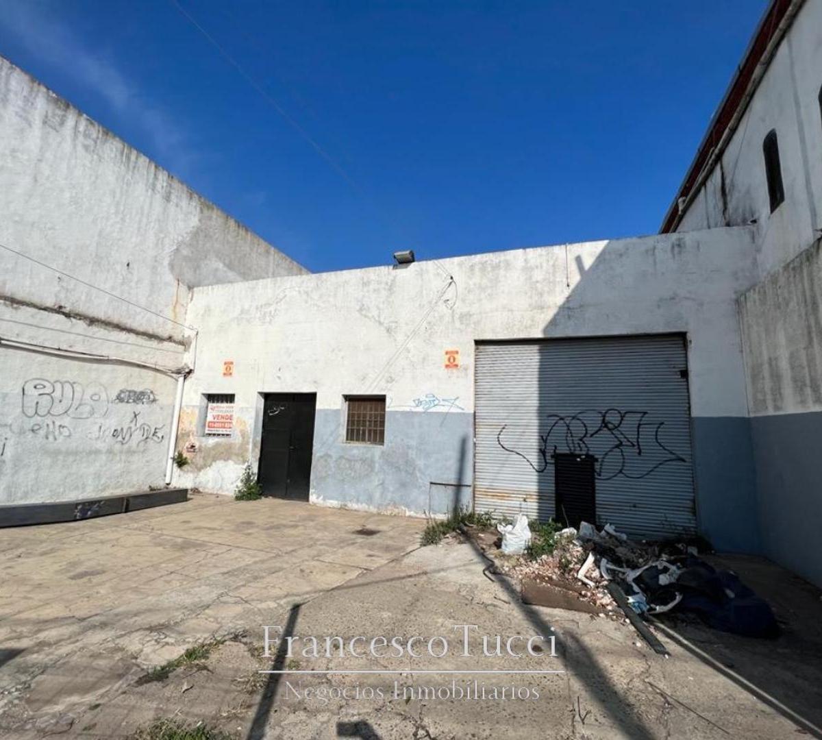 Galpón en Venta en Francisco Alvarez 4