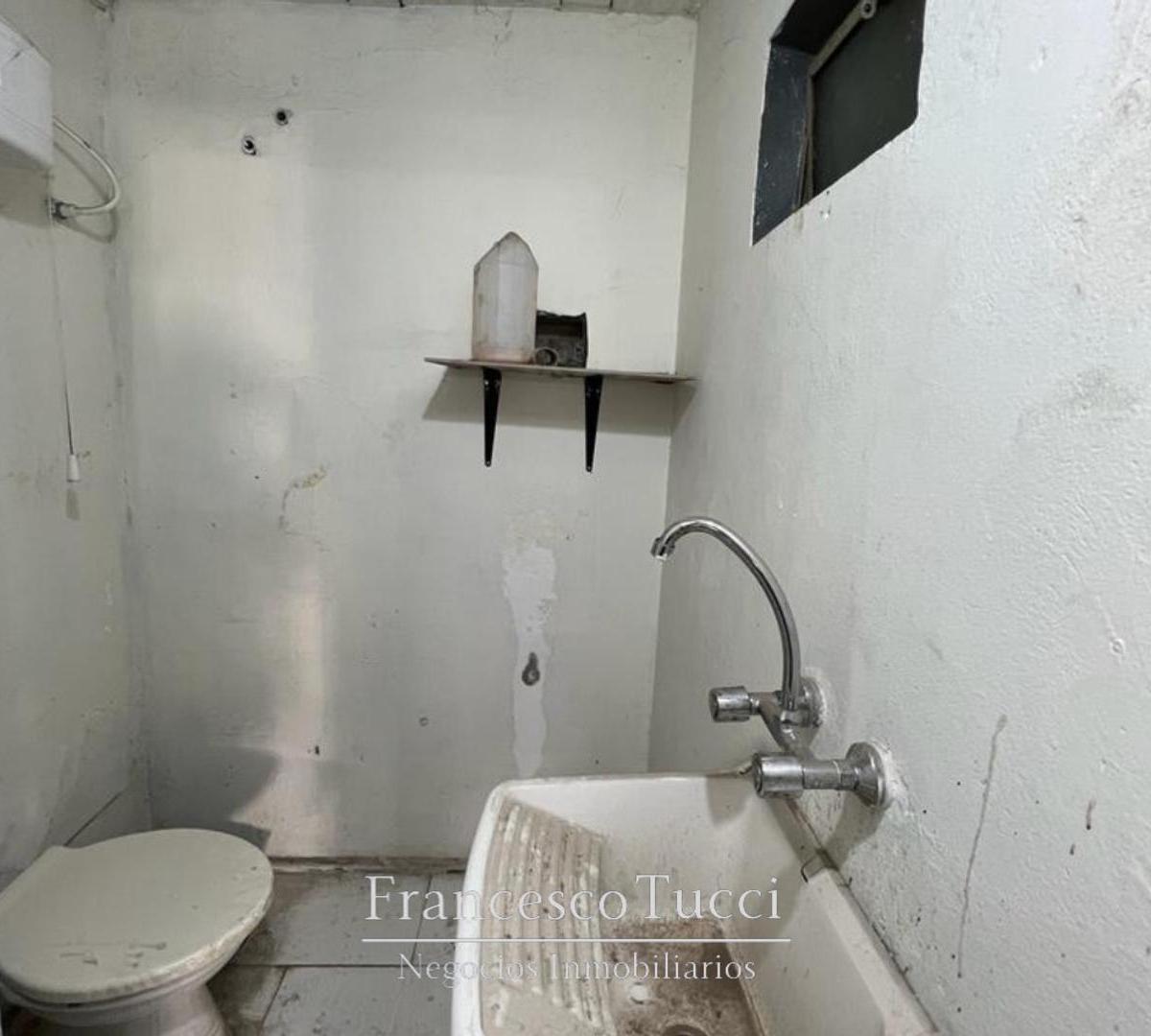 Galpón en Venta en Francisco Alvarez 1