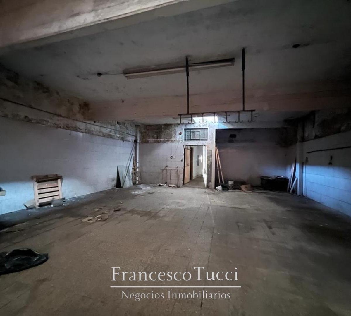 Galpón con Vivienda en Venta Para Reciclar en Haedo 5