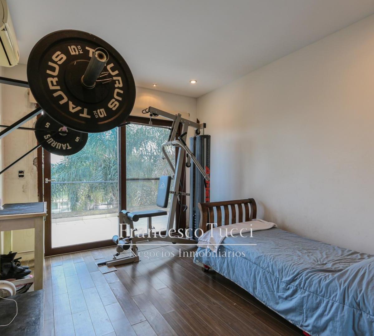 Foto de Casa en venta 7 ambientes Terravista con vista a la laguna, imagen 5