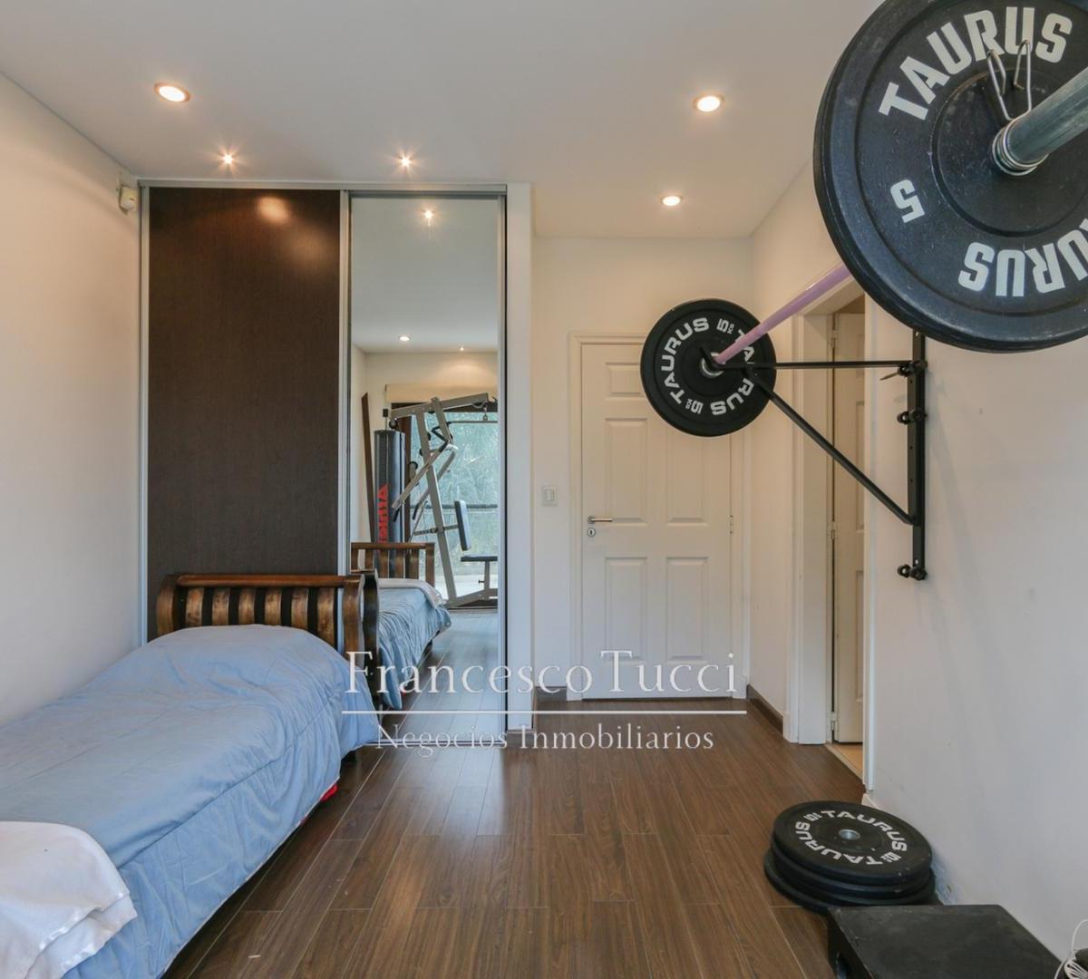 Foto de Casa en venta 7 ambientes Terravista con vista a la laguna, imagen 2