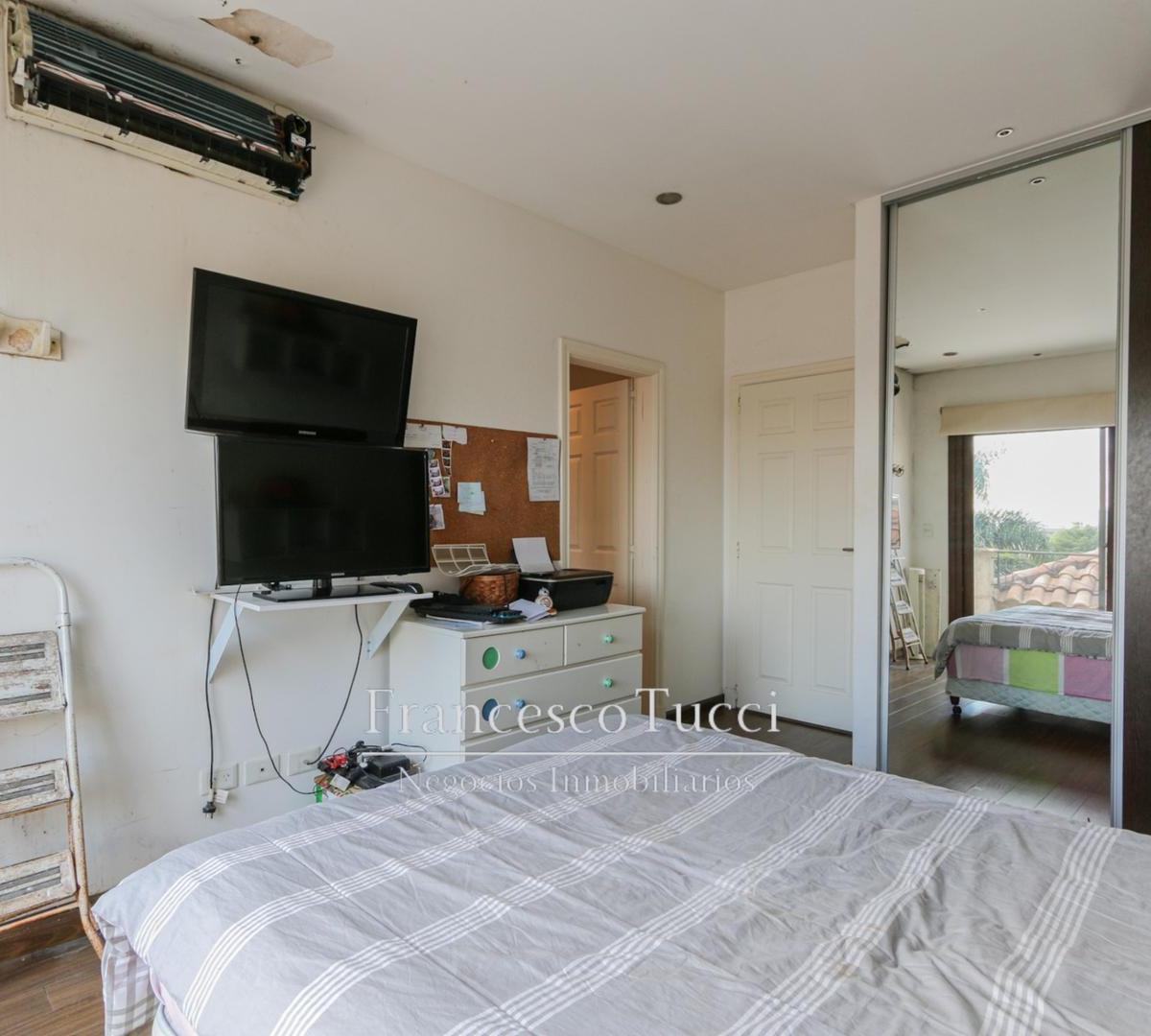 Foto de Casa en venta 7 ambientes Terravista con vista a la laguna, imagen 3