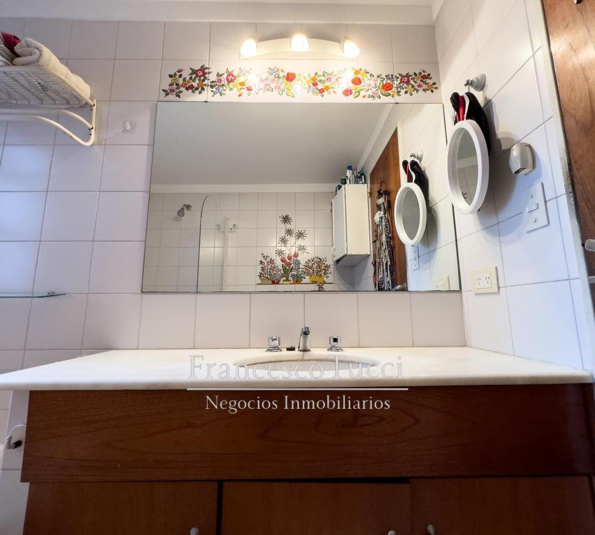 Casa en Venta 7 Ambientes Coghlan 4
