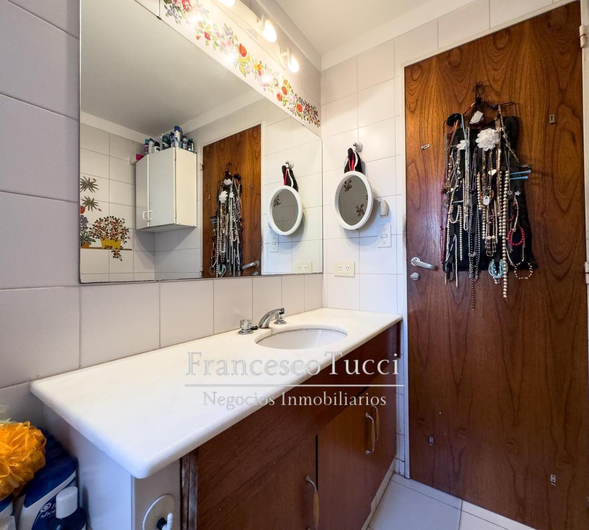 Casa en Venta 7 Ambientes Coghlan 1