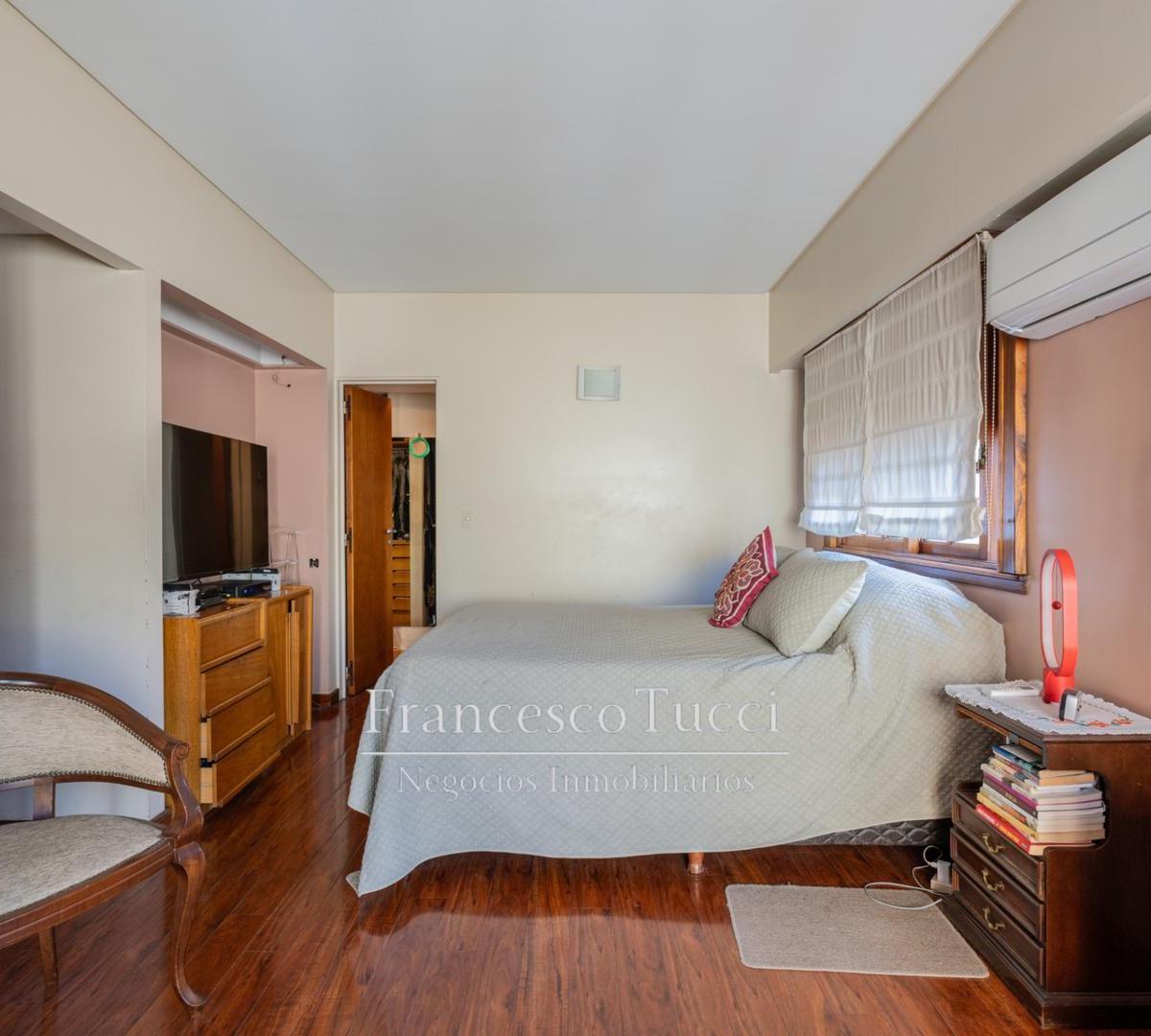 Casa en Venta 7 Ambientes Coghlan 3