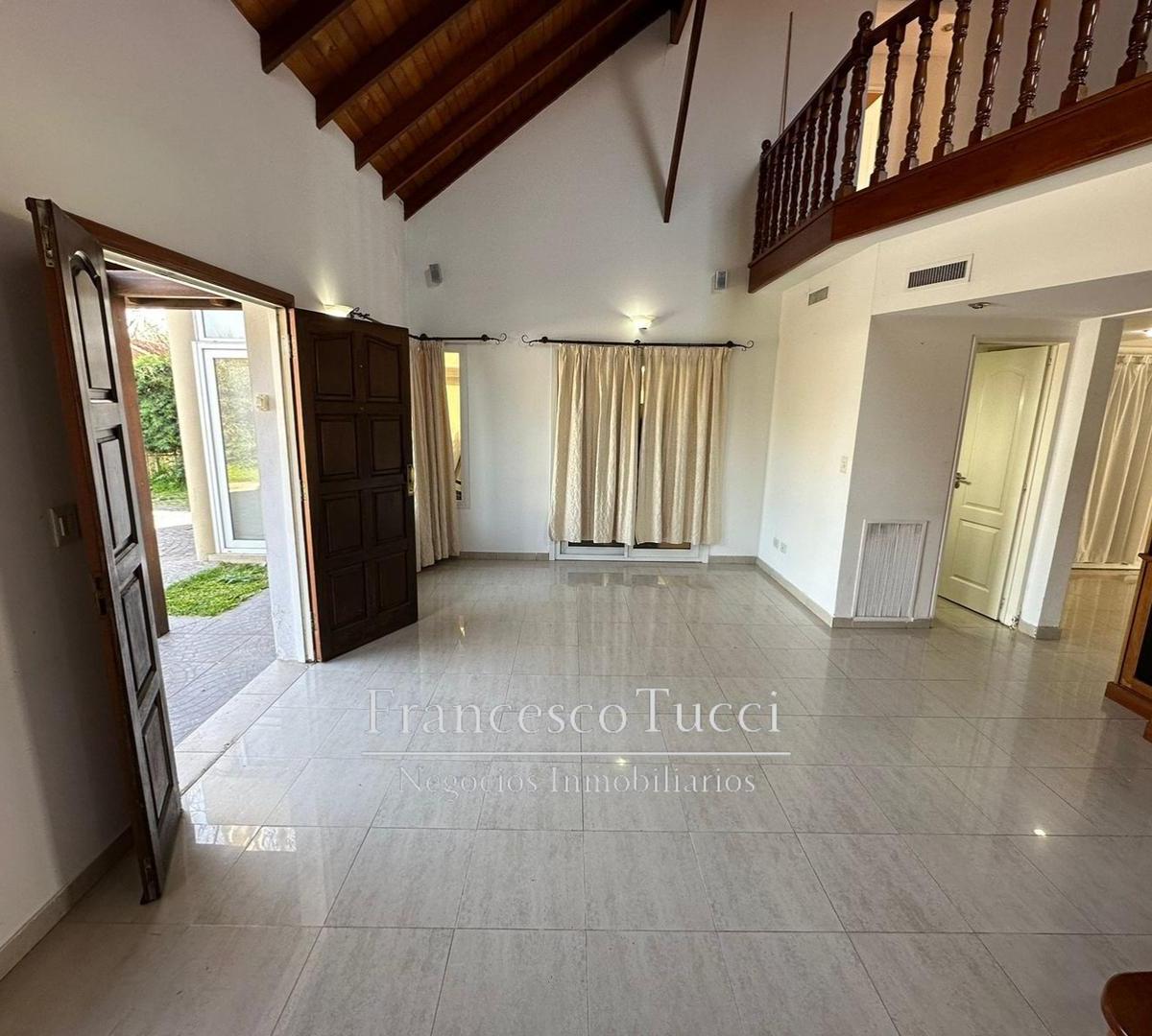Foto de Casa en venta 4 ambientes Banco Provincia lote central, imagen 2