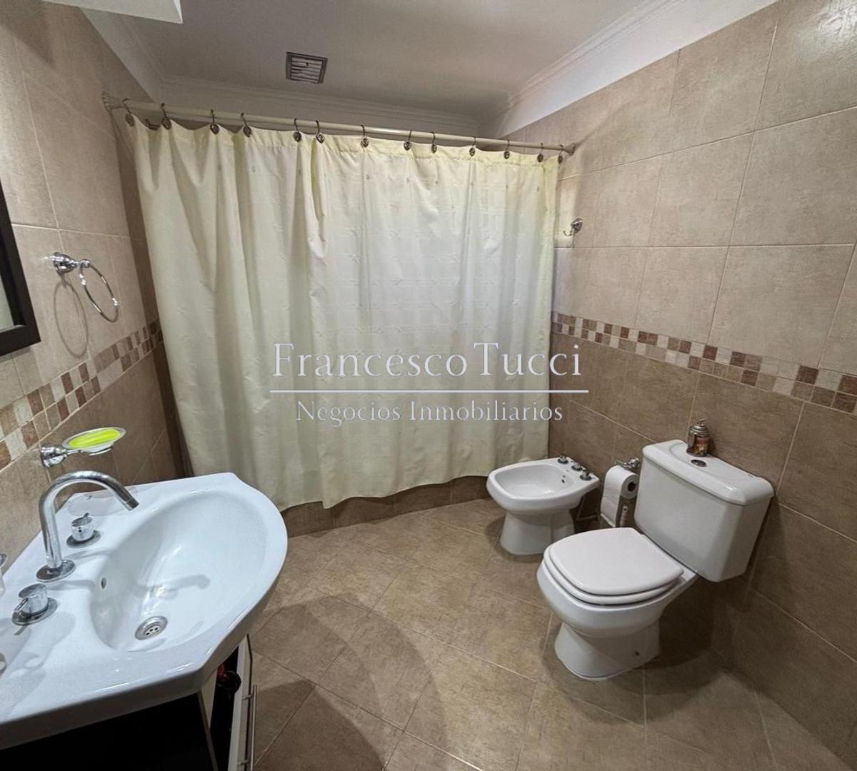 Foto de Casa en venta 8 ambientes Estancia Las Lilas, imagen 3