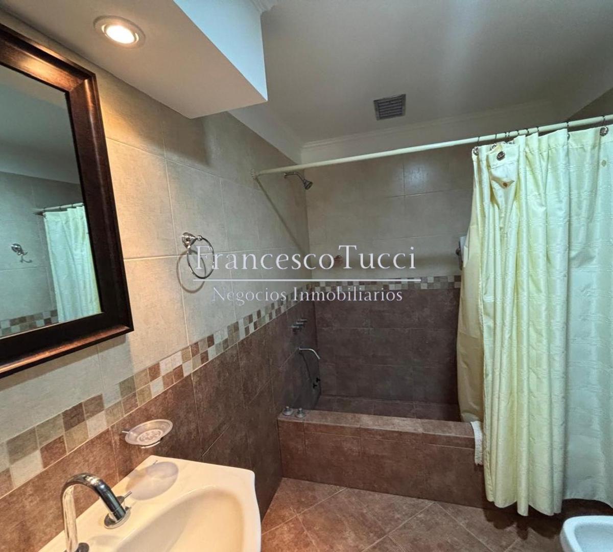 Foto de Casa en venta 8 ambientes Estancia Las Lilas, imagen 4