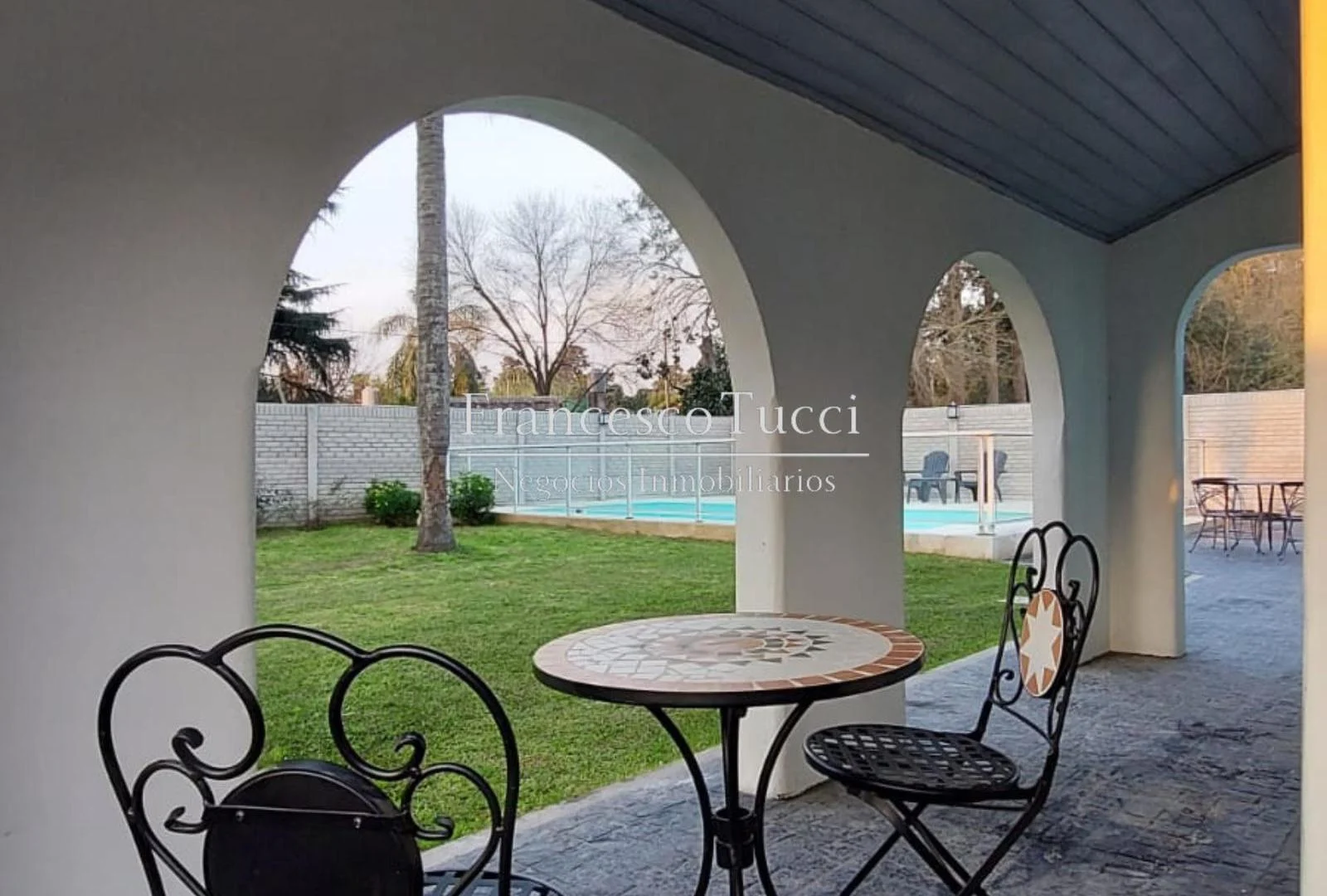 Foto de Casa en venta 4 ambientes estilo colonial con pileta La Reja Moreno, imagen 4