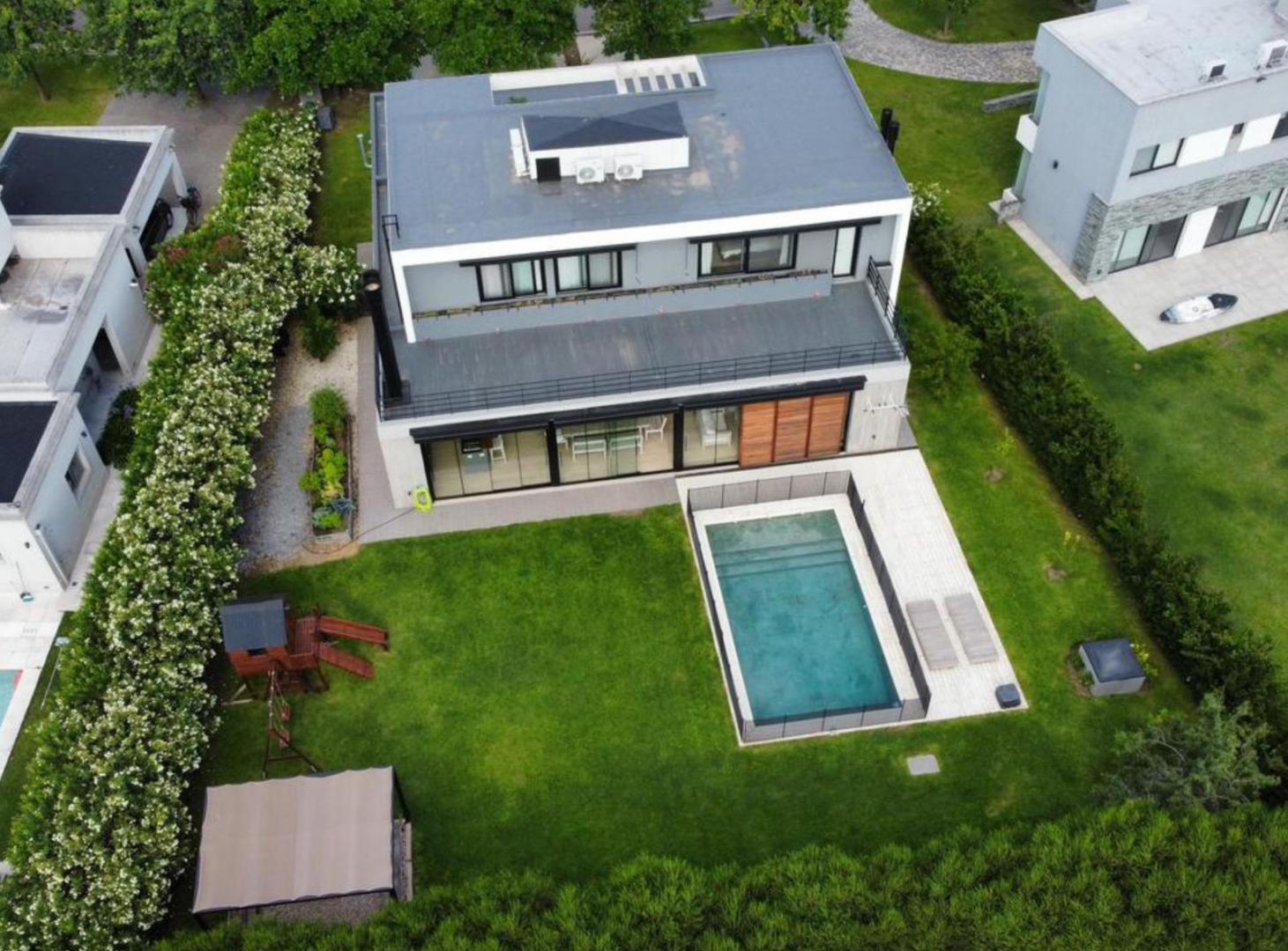 Casa en venta 5 ambientes lote central con pileta Terravista