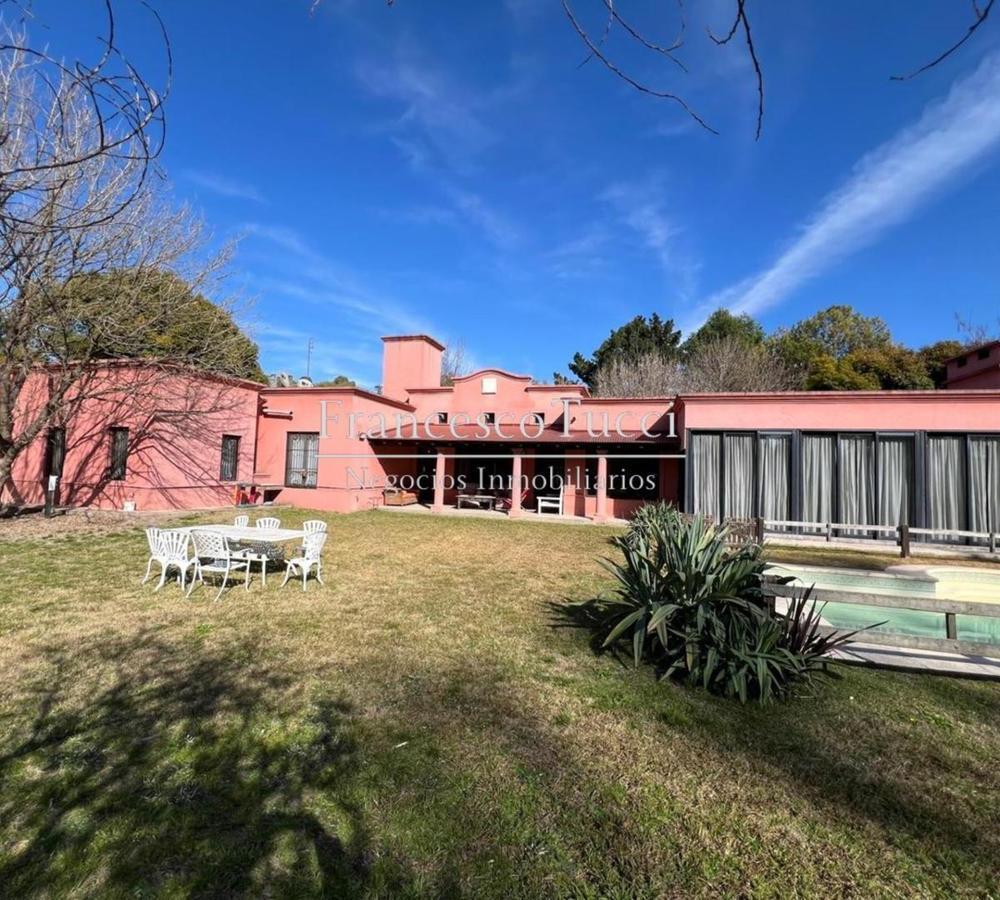 Casa en venta/alquiler 6 ambientes Haras El Argentino