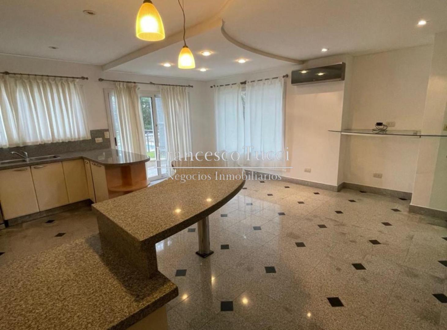 Foto de Casa 5 ambientes en venta con pileta en Campos De Álvarez, imagen 4