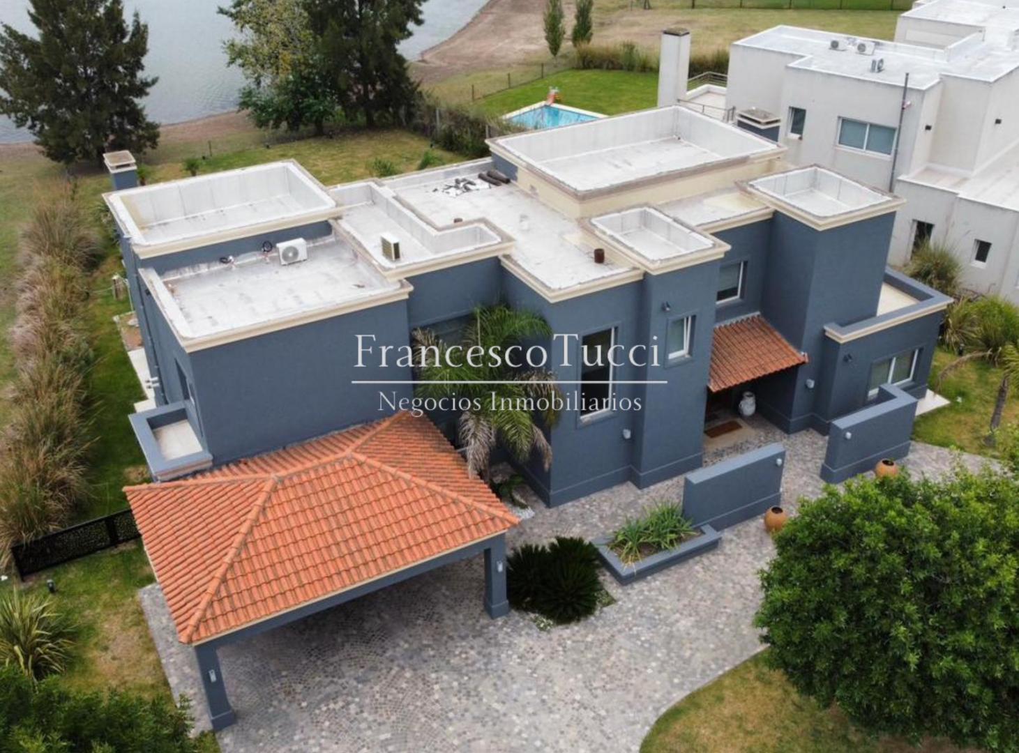 Casa en venta 7 ambientes con pileta en Terravista