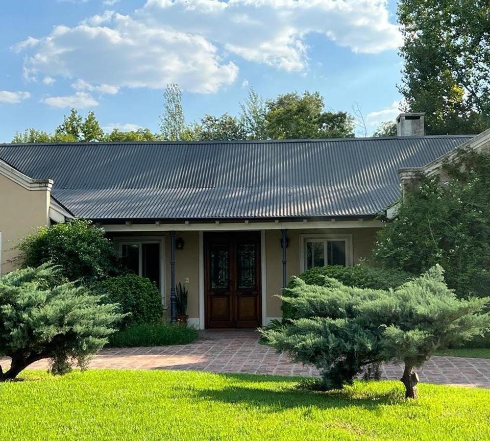Casa en Venta/alquiler en Club de Campo Los Pinguinos