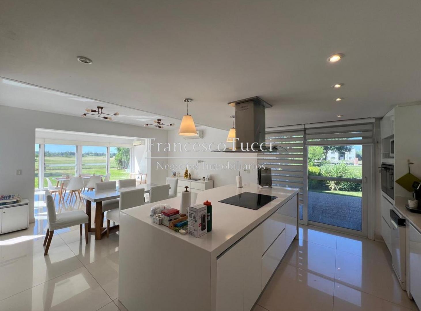 Foto de Casa en venta/ alquiler 5 ambientes con vista al golf en El Nacional, imagen 2