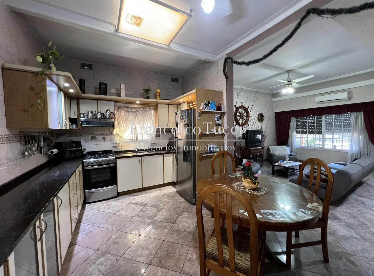 Casa tipo chalet en venta 3 ambientes en Castelar Norte 2