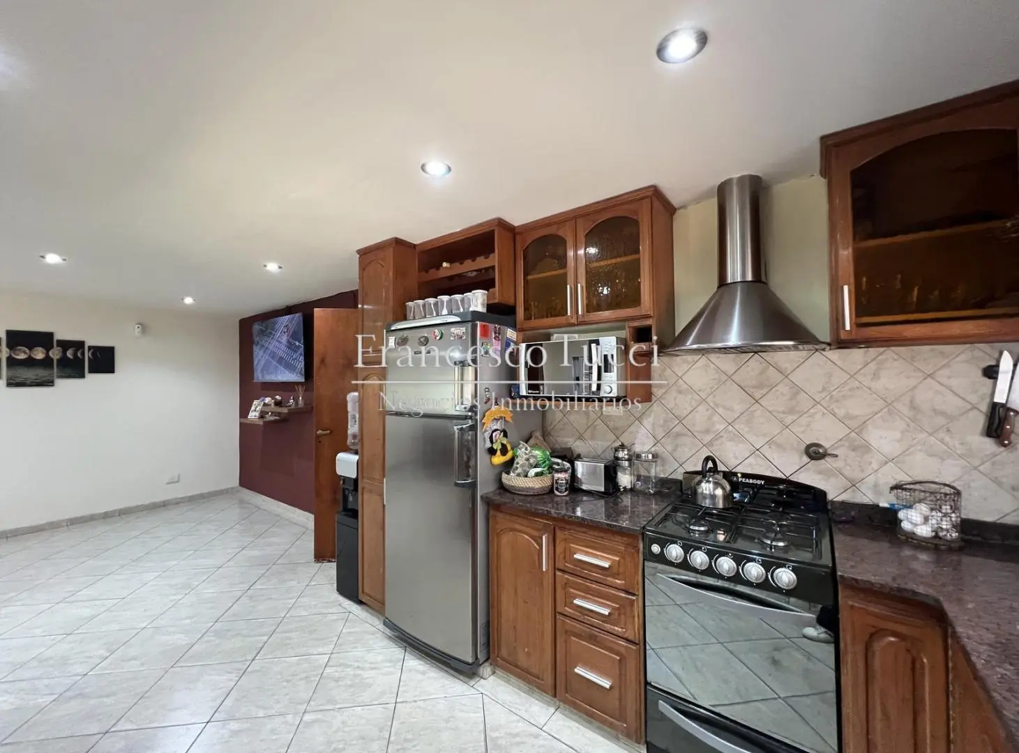 Casa en venta 5 ambientes con pileta en Ituzaingó 2