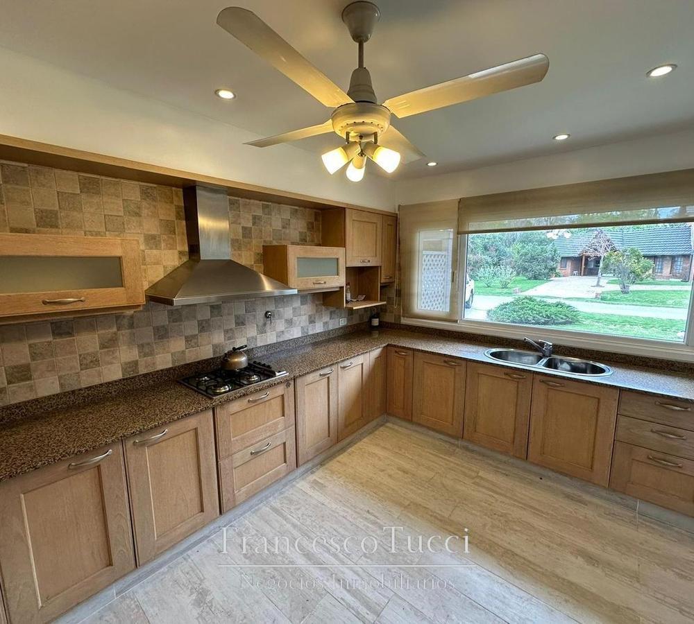 Foto de Casa en Venta y alquiler anual en San Diego con piscina Lote central, imagen 2