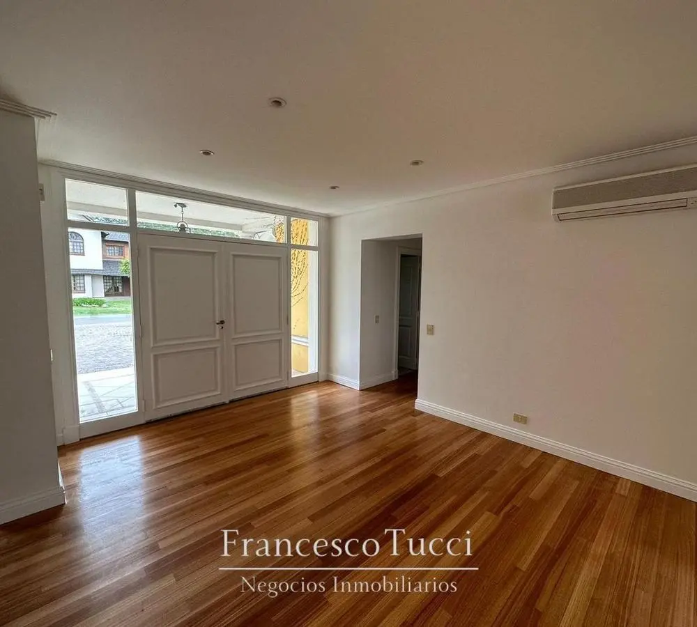 Casa en Venta y alquiler anual en San Diego con piscina Lote central 5