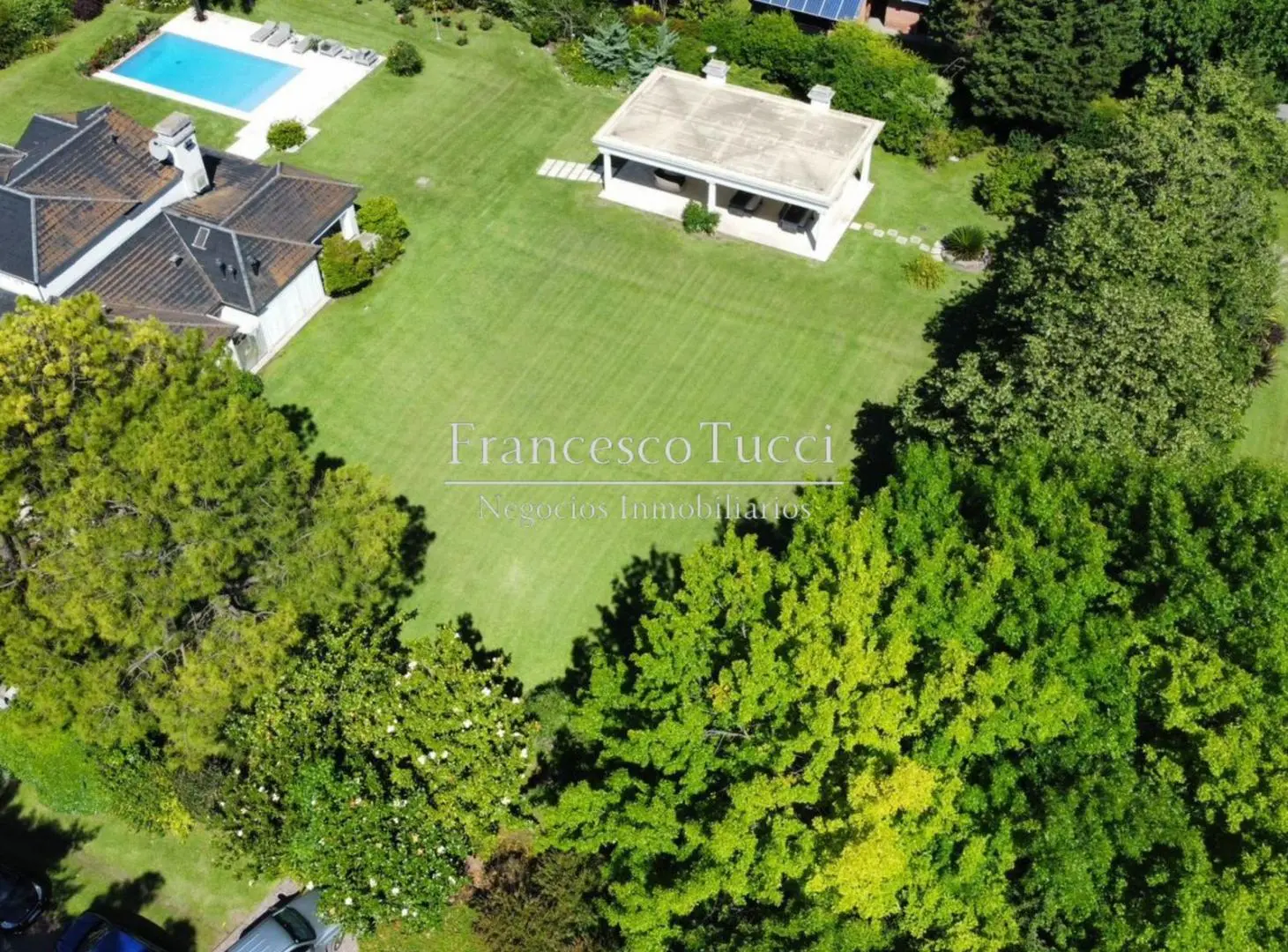 Terreno en venta lote central con vista y fondo al polo en San Diego C.C 4