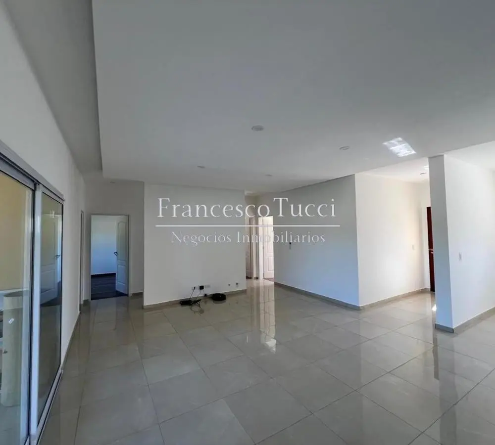 Casa en venta 4 ambientes Barrio El Nacional 4