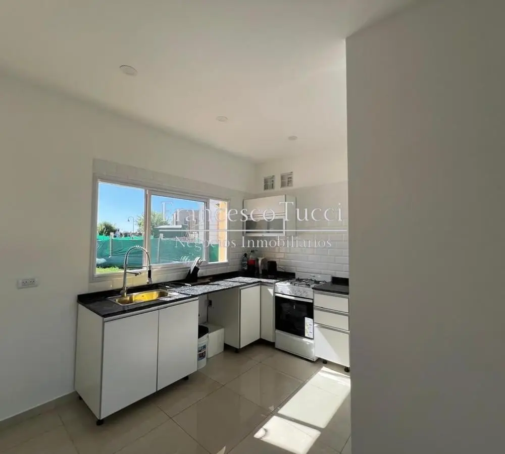 Casa en venta 4 ambientes Barrio El Nacional 5