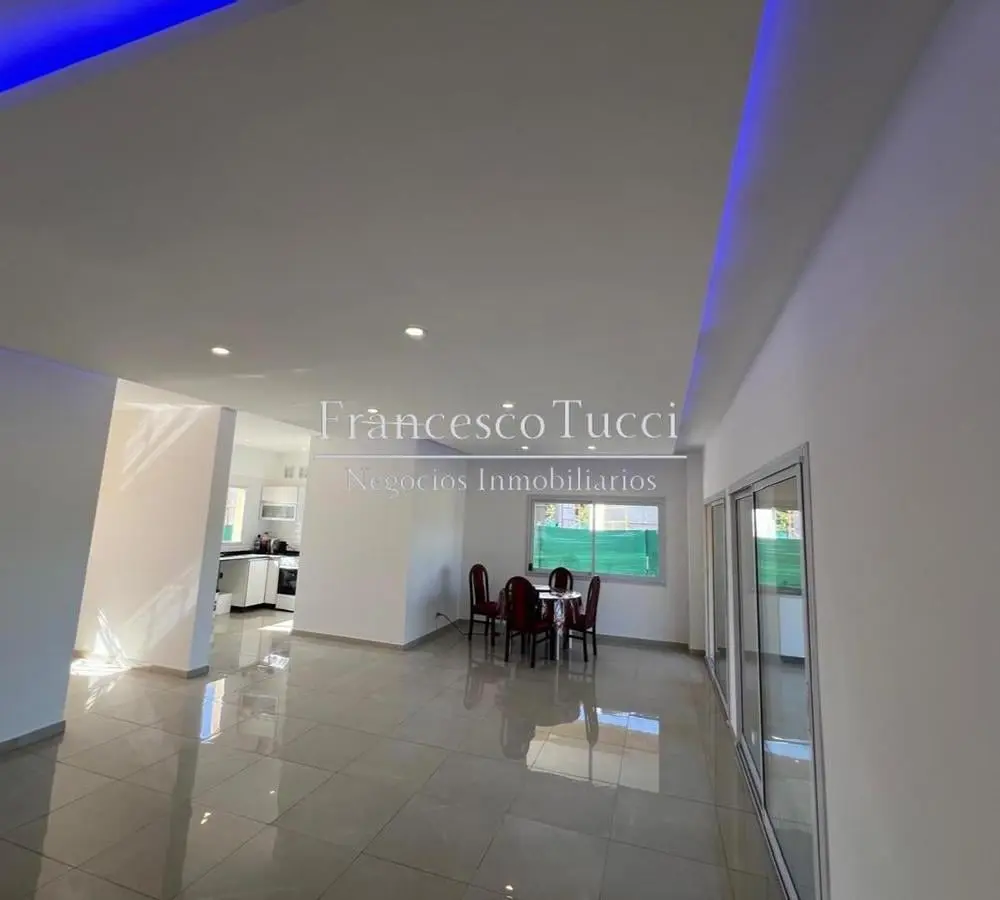 Casa en venta 4 ambientes Barrio El Nacional 3