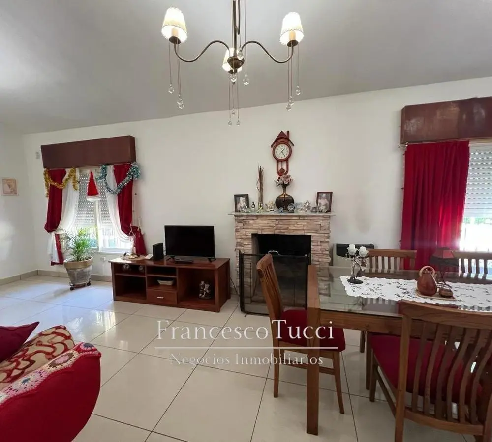 Casa tipo quinta 4 ambientes Francisco Álvarez 3