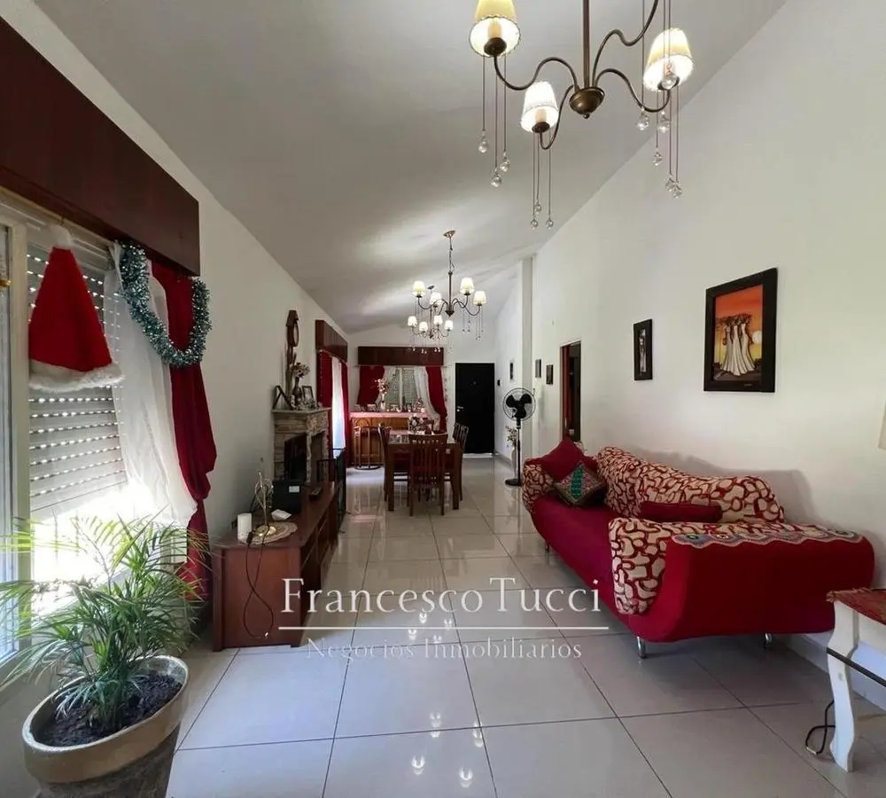 Casa tipo quinta 4 ambientes Francisco Álvarez 2