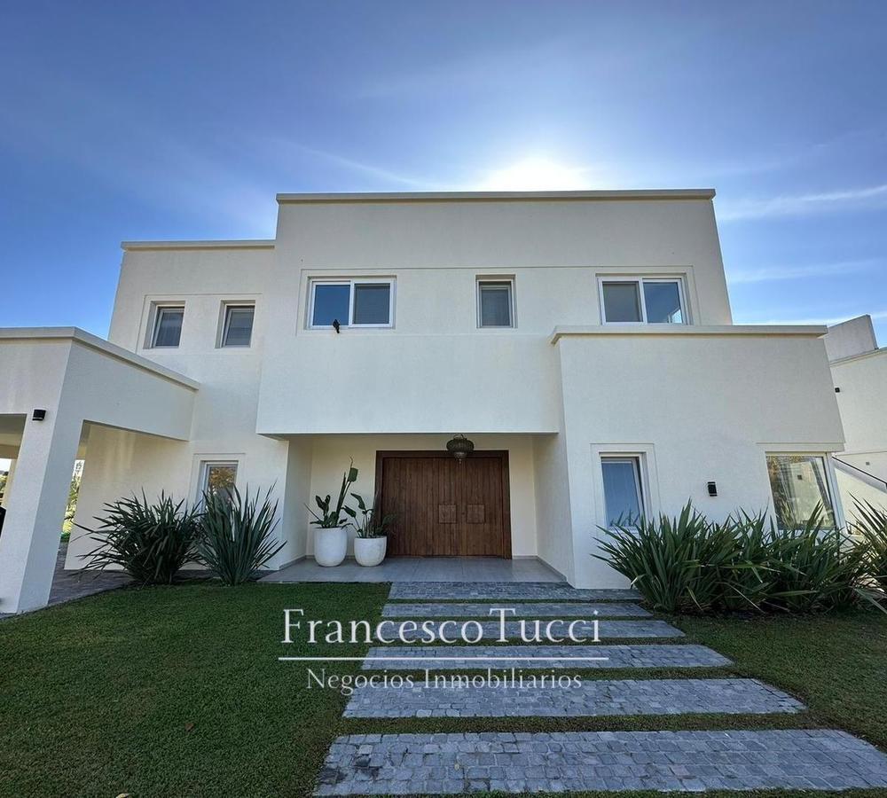 Casa en Venta en Terravista Fondo Laguna