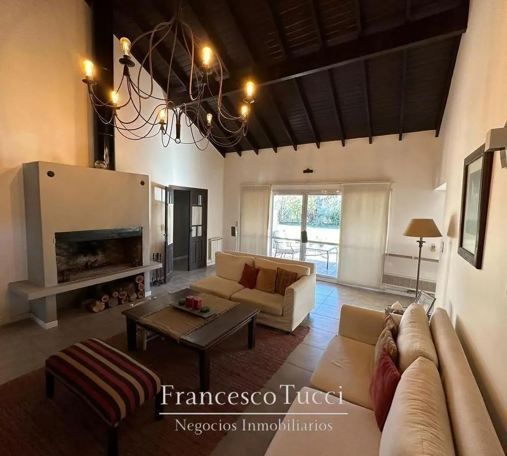 Casa en Venta en Campos de Alvarez 4