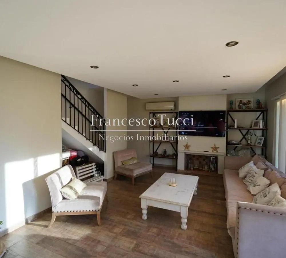 Casa en venta/alquiler 5 ambientes La Tradición 3