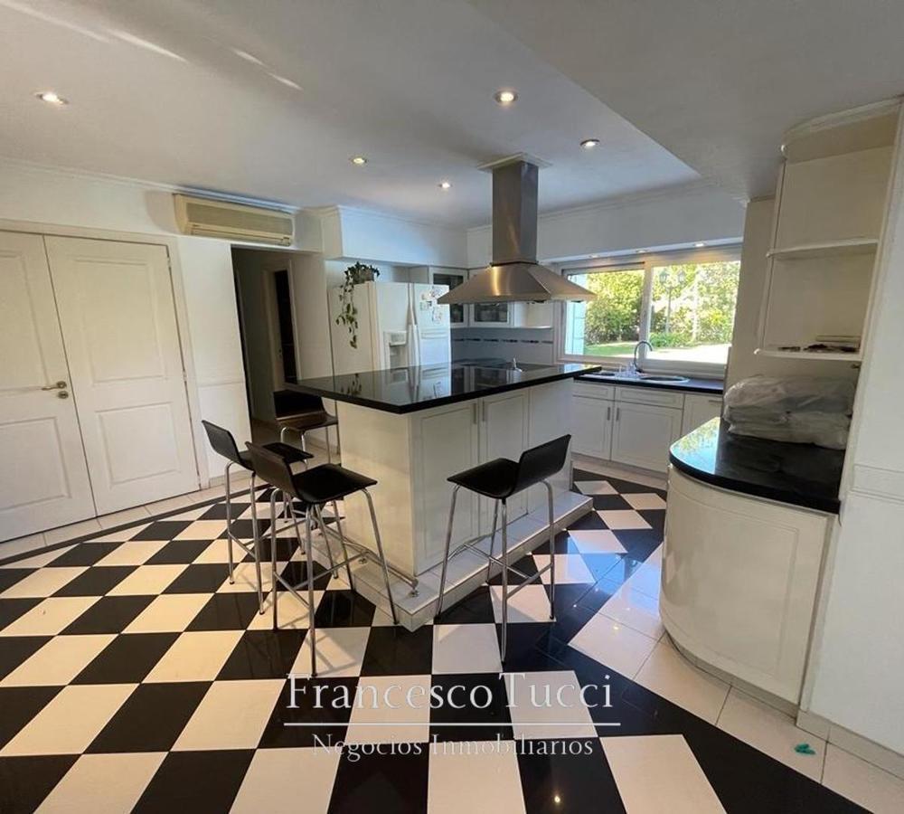 Casa en Venta 6 ambientes en Country Campos de Álvarez