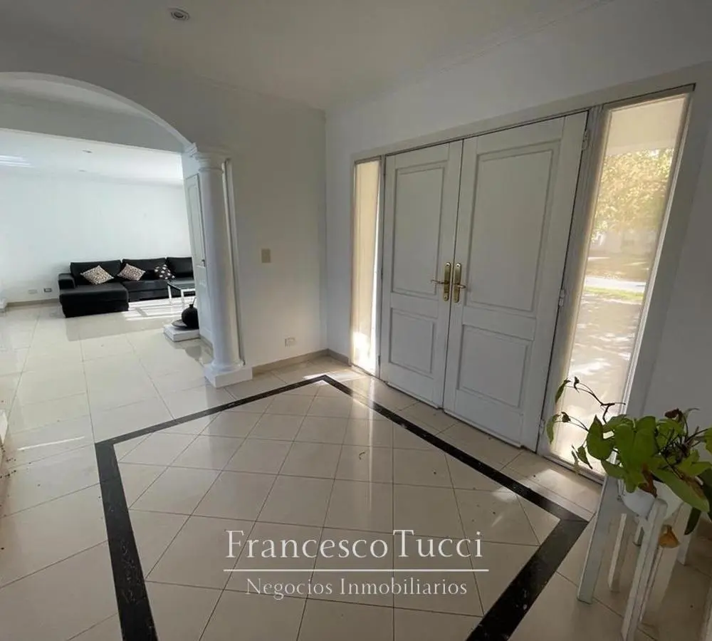 Casa en Venta 6 ambientes en Country Campos de Álvarez 2