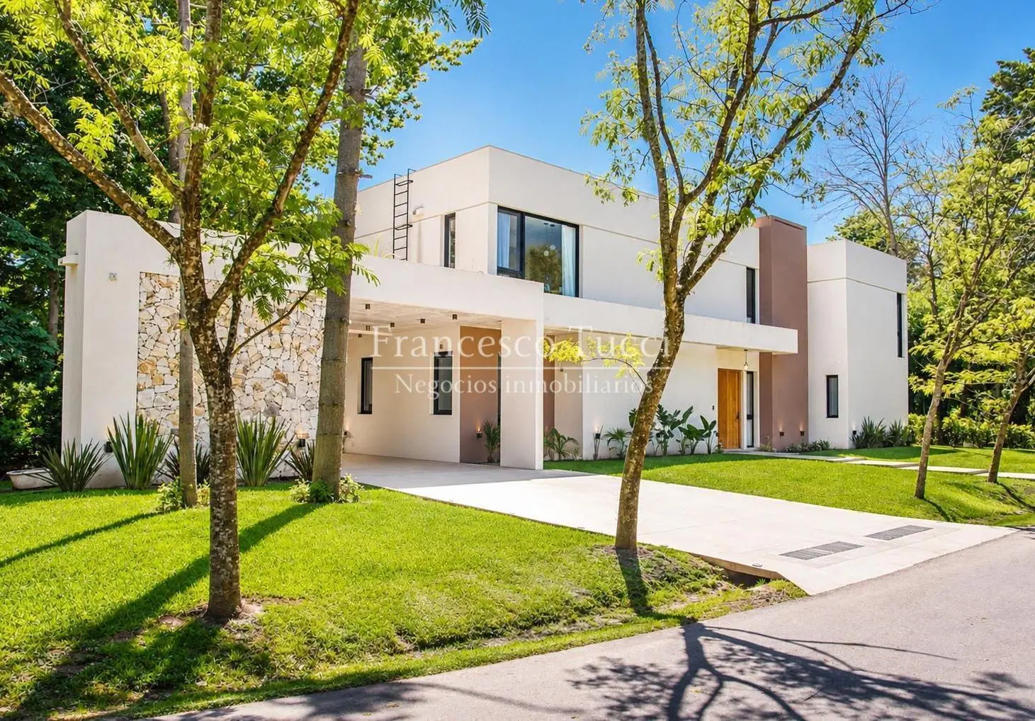 Casa en venta 5 ambientes en La Tradición 3