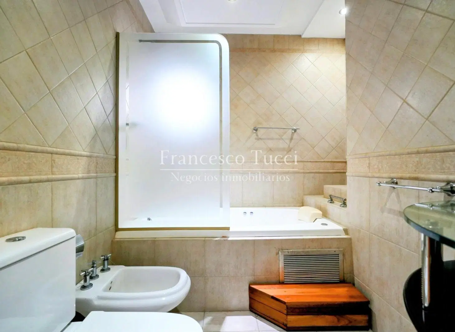 Casa en alquiler 5 ambientes Barrio Santa Ana 5