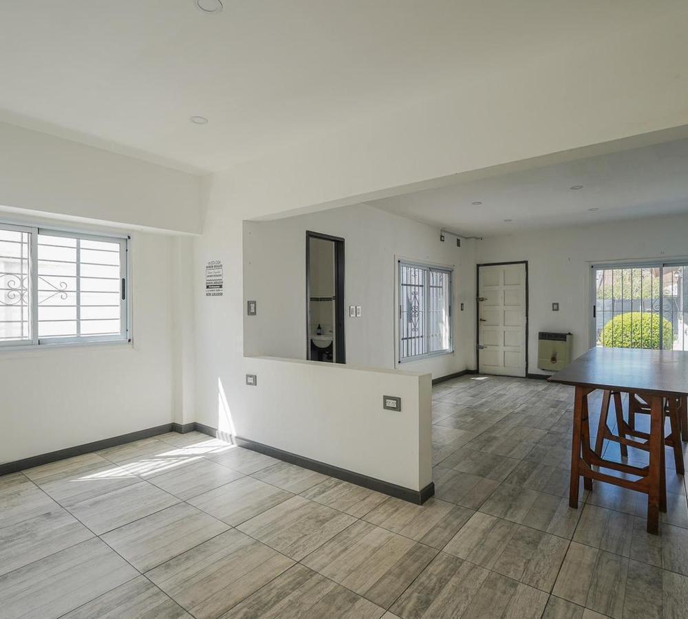 Casa en alquiler comercial 4 ambientes Ramos Mejía