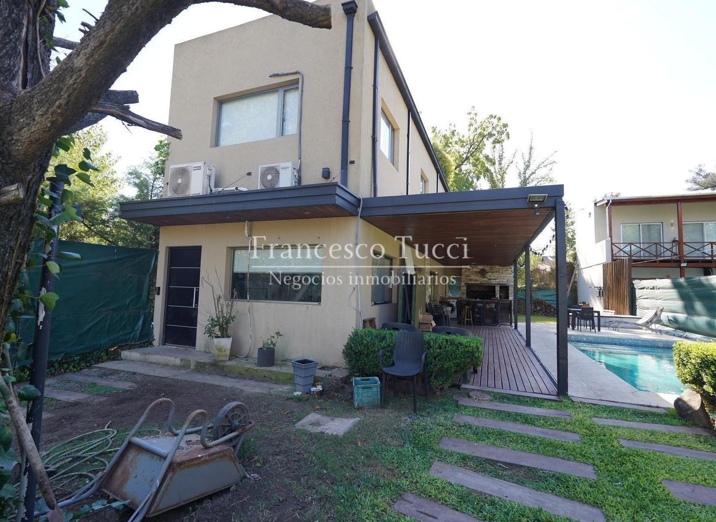 Casa en venta 4 ambientes en Villa Gobernador Udaondo