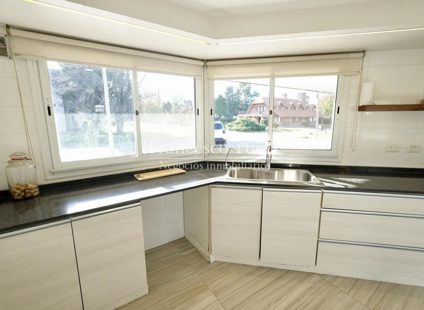 Casa en venta 5 ambientes en San Diego C.C 1
