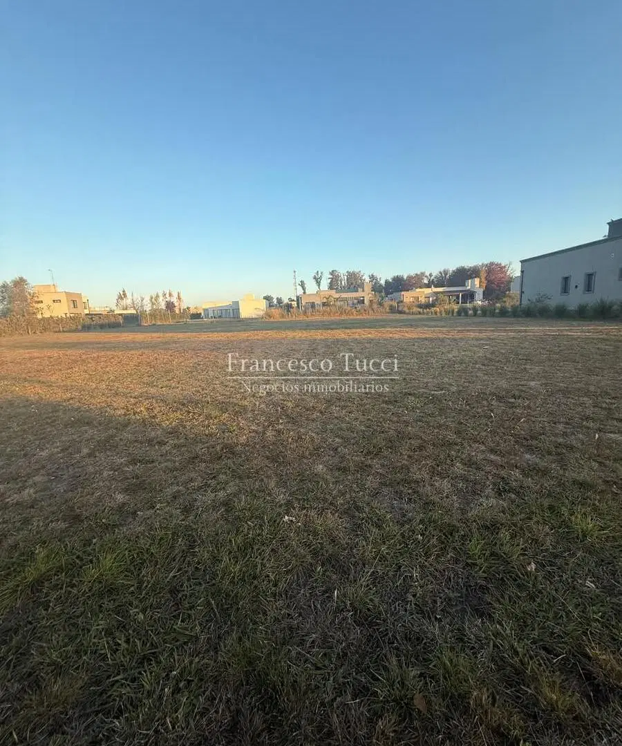 Terreno en venta en Los Juncos 2