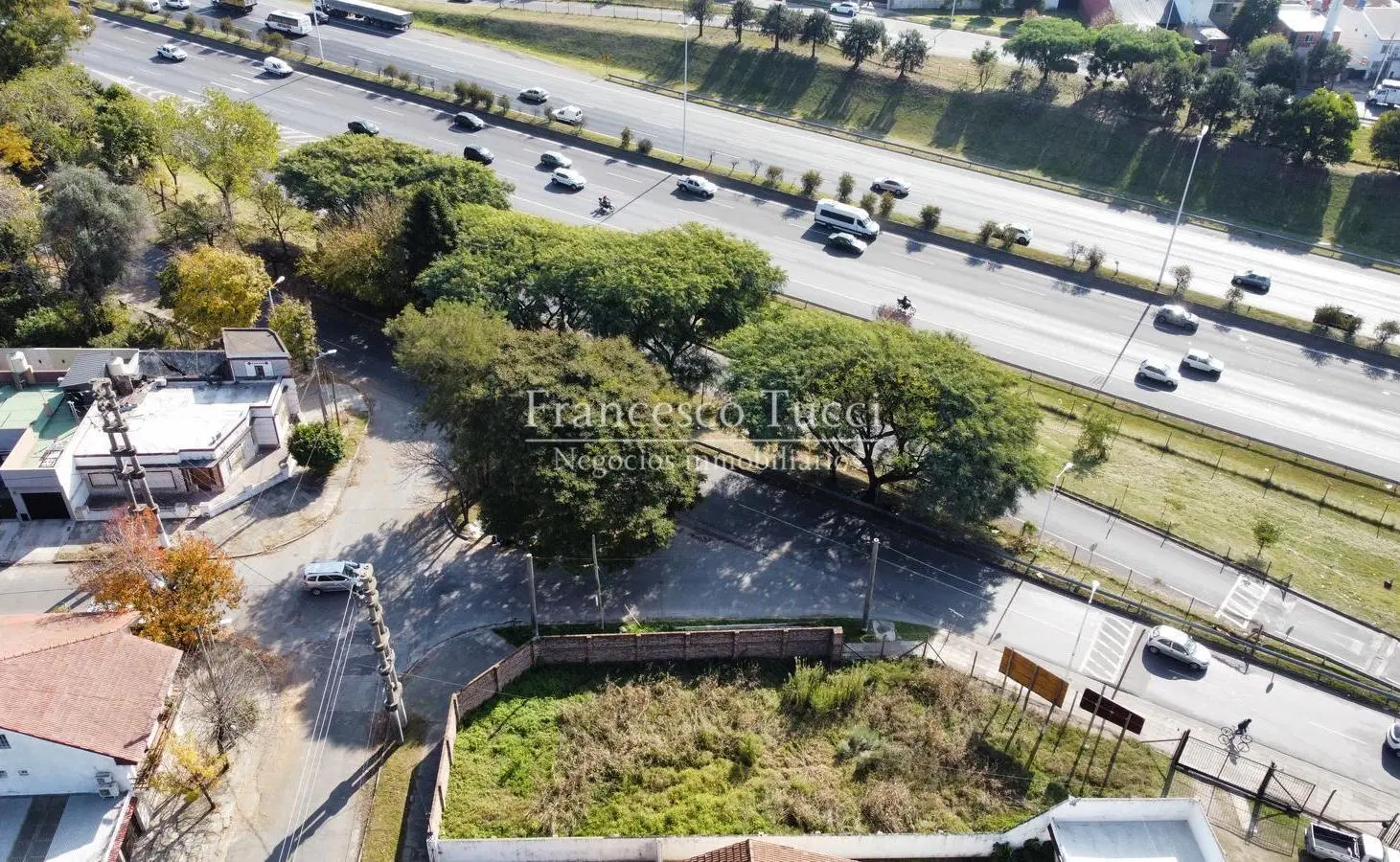 Terreno en venta en El Palomar 2