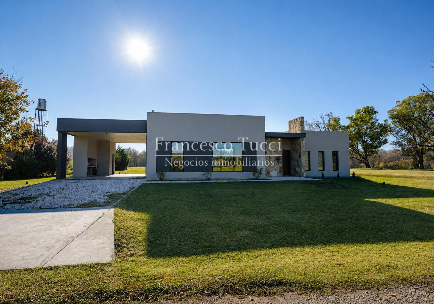 Casa en venta 4 ambientes en La Elina Comarcas de Luján