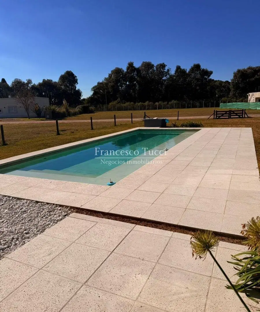Casa en venta 5 ambientes en Los Juncos Luján 2