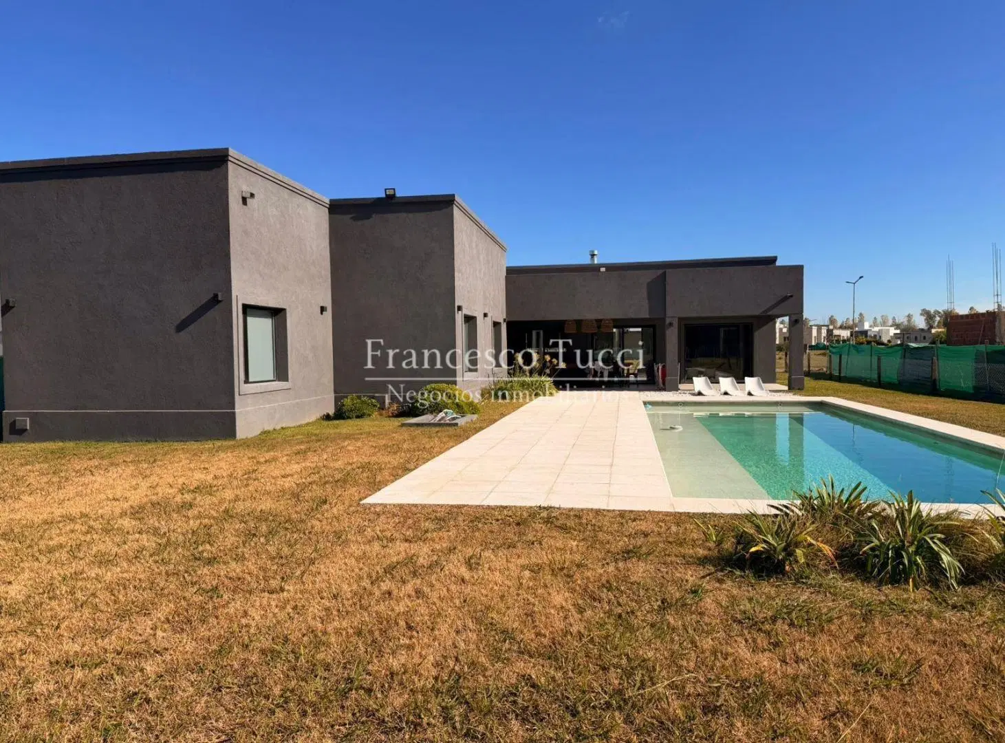 Casa en venta 5 ambientes en Los Juncos Luján 4