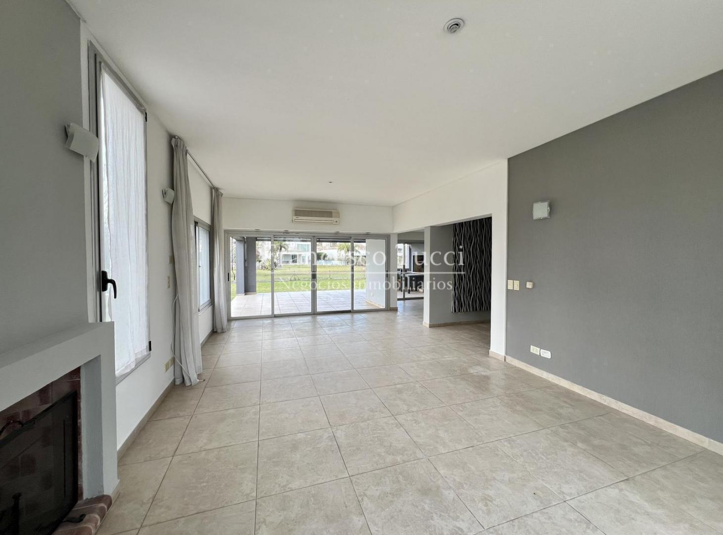 Foto de Casa en venta / alquiler 5 ambientes lote central en Terravista, imagen 5