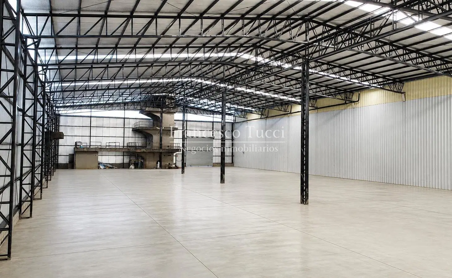 Galpón nave industrial en alquiler / venta en Parque Industrial Franco del Oeste 3