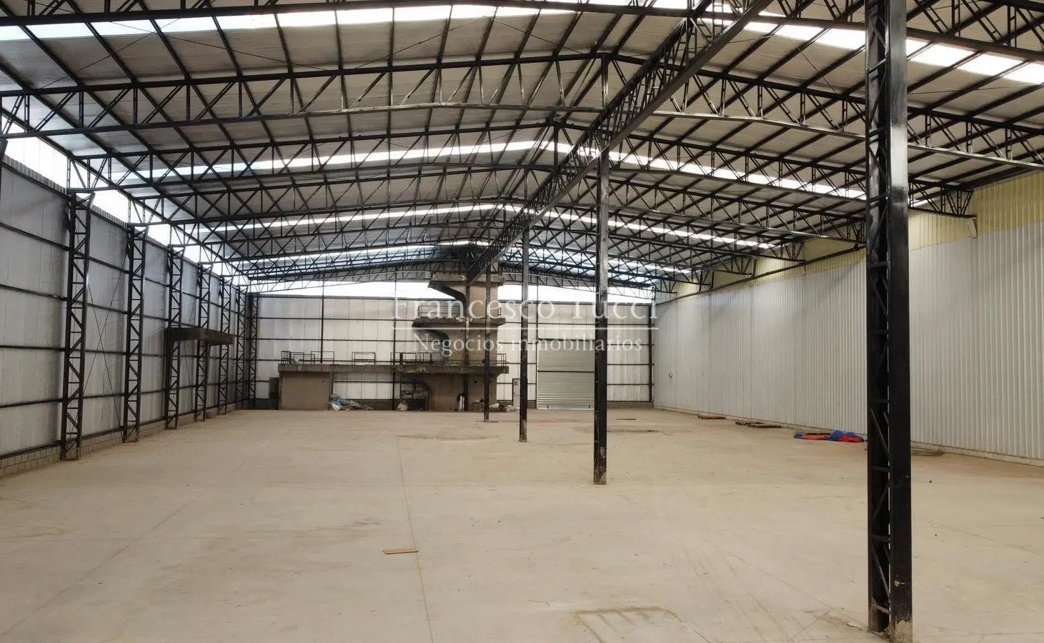 Galpón nave industrial en alquiler / venta en Parque Industrial Franco del Oeste 2